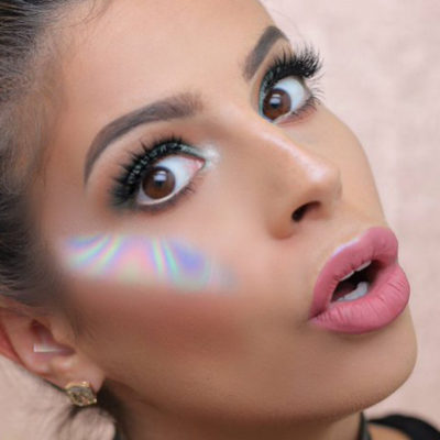 Trend Alert! 10 Hologram Makeup That Every Girls Should Own