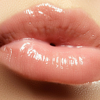 Let’s Add a Little of Shine to Your Lips with These 5 Clear Lip Glosses