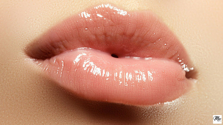 Let’s Add a Little of Shine to Your Lips with These 5 Clear Lip Glosses
