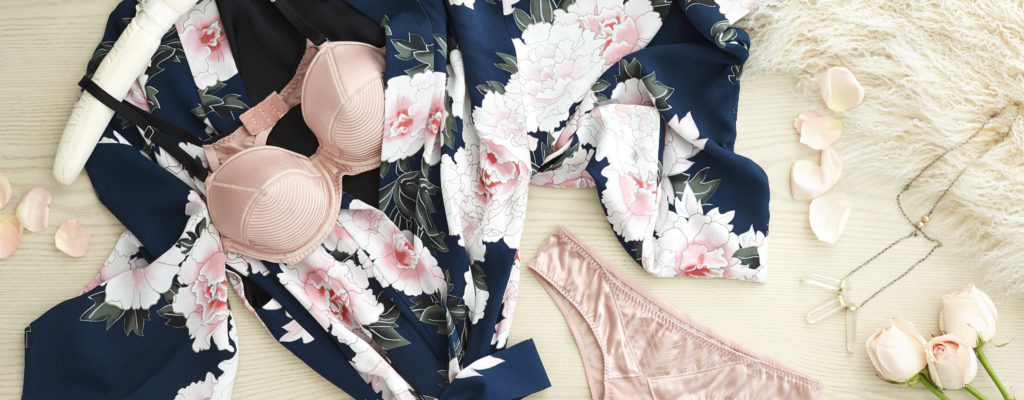 Men’s Guide: How to Choose Lingerie for her